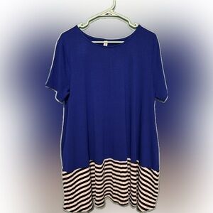 Zenana 2x ladies blue and black top! Super flowy and comfortable!
